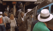 tenor.gif